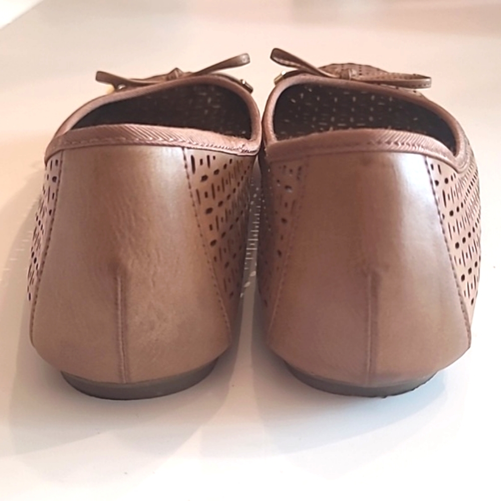 Kelly & Katie Ballet Jelly Flat Perforated Slip Resistant Flexible Slide On Flex - Picture 8 of 17